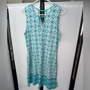 Sleeveless v neck dress with pockets